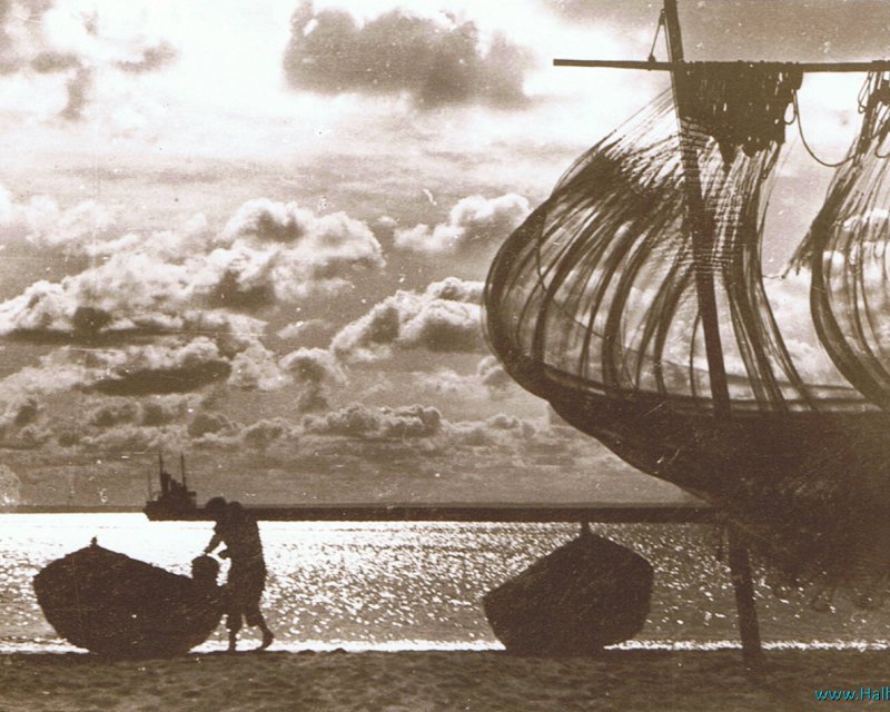 Blick auf Wasser und Wolken